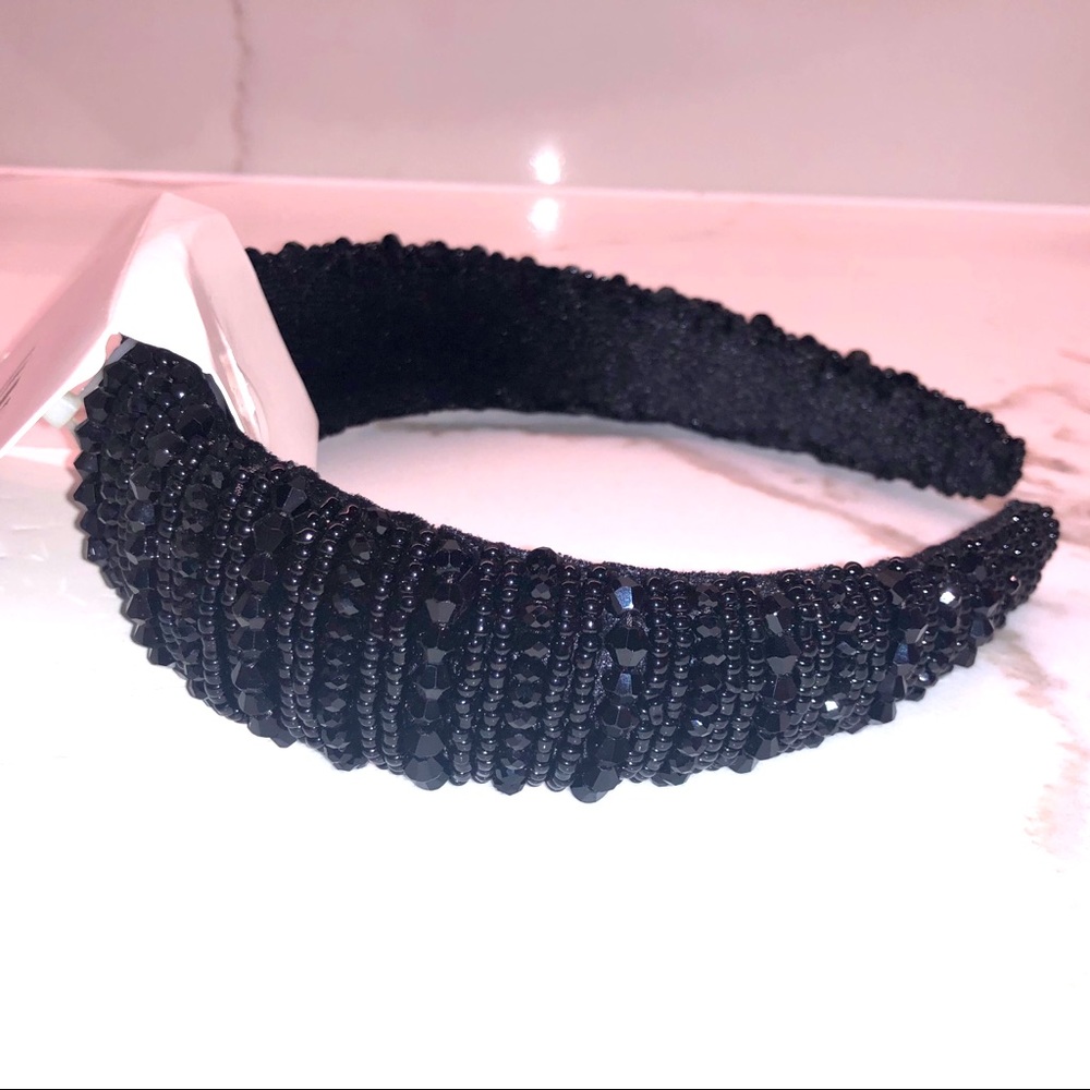 Embroidered hairband